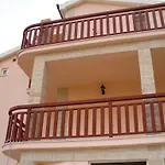 Andrea Apartment *